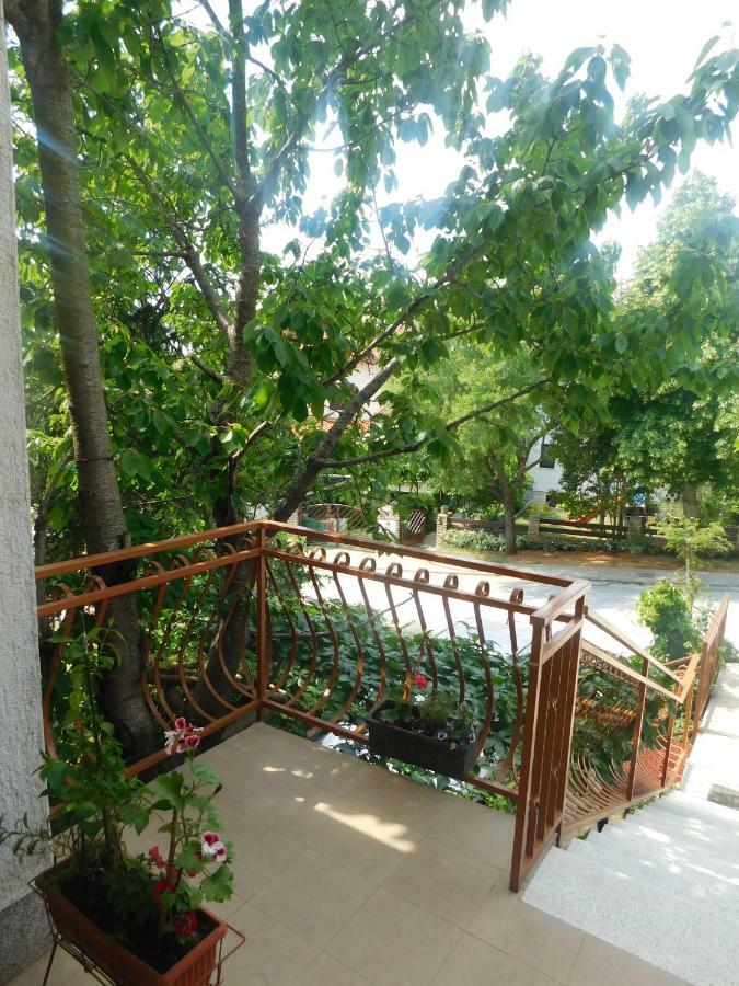 Apartment Artusi Pula Exterior photo