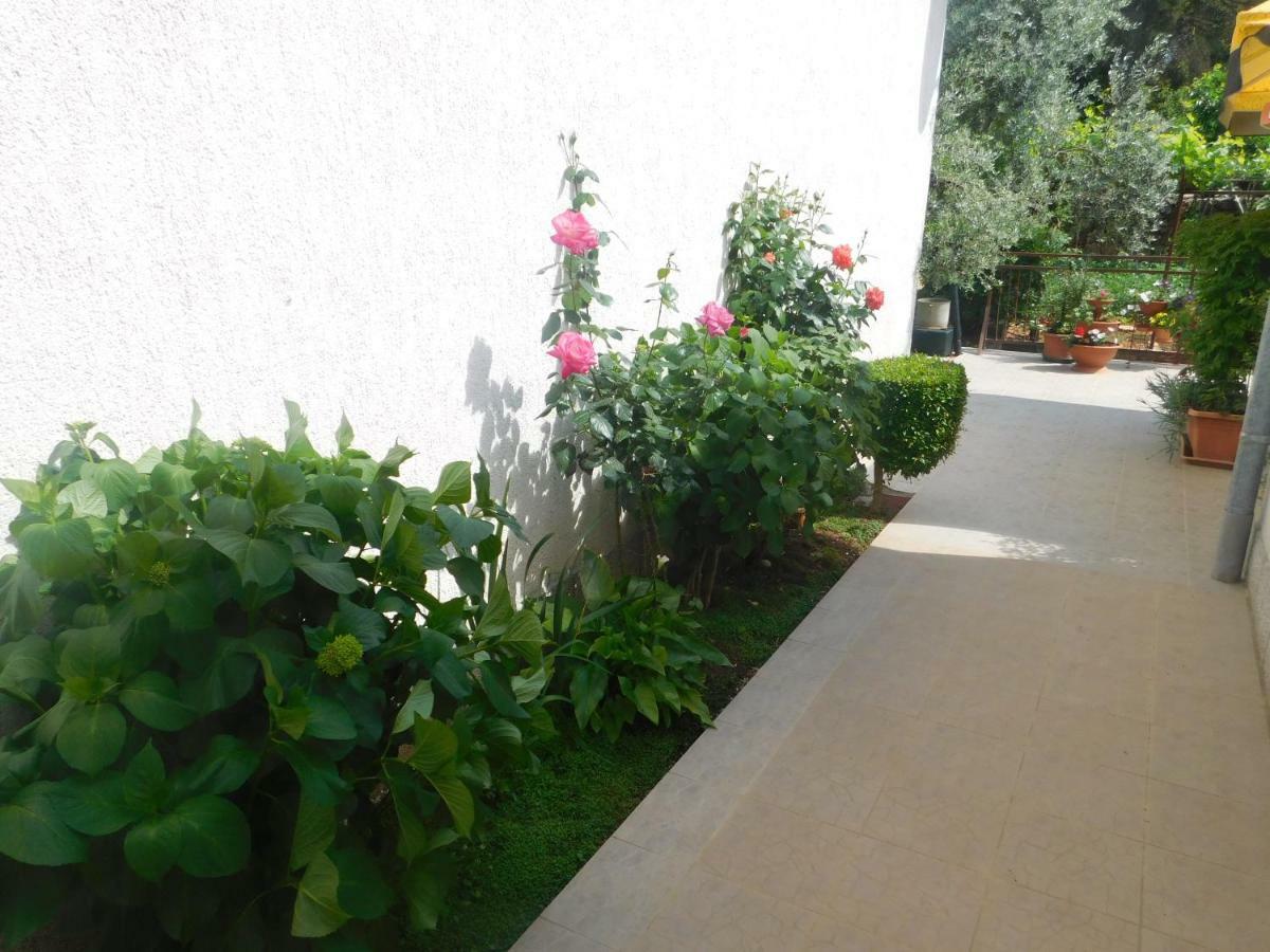 Apartment Artusi Pula Exterior photo